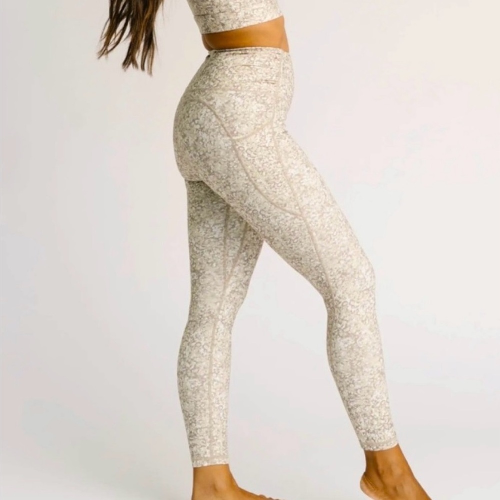 Zyia women’s leggings size 14-16.